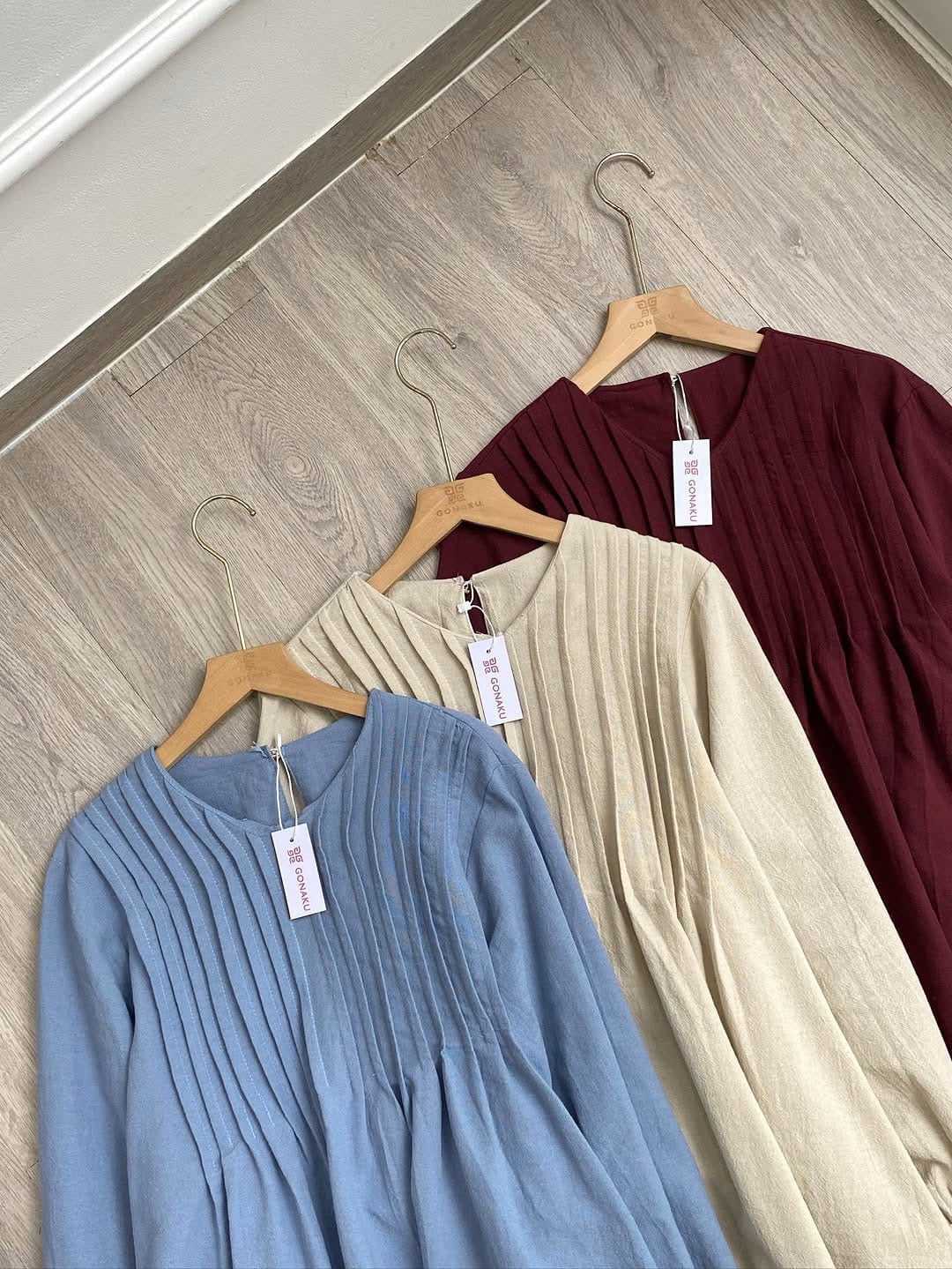 STYLISH TOP WITH LOOSE FIT PANTS