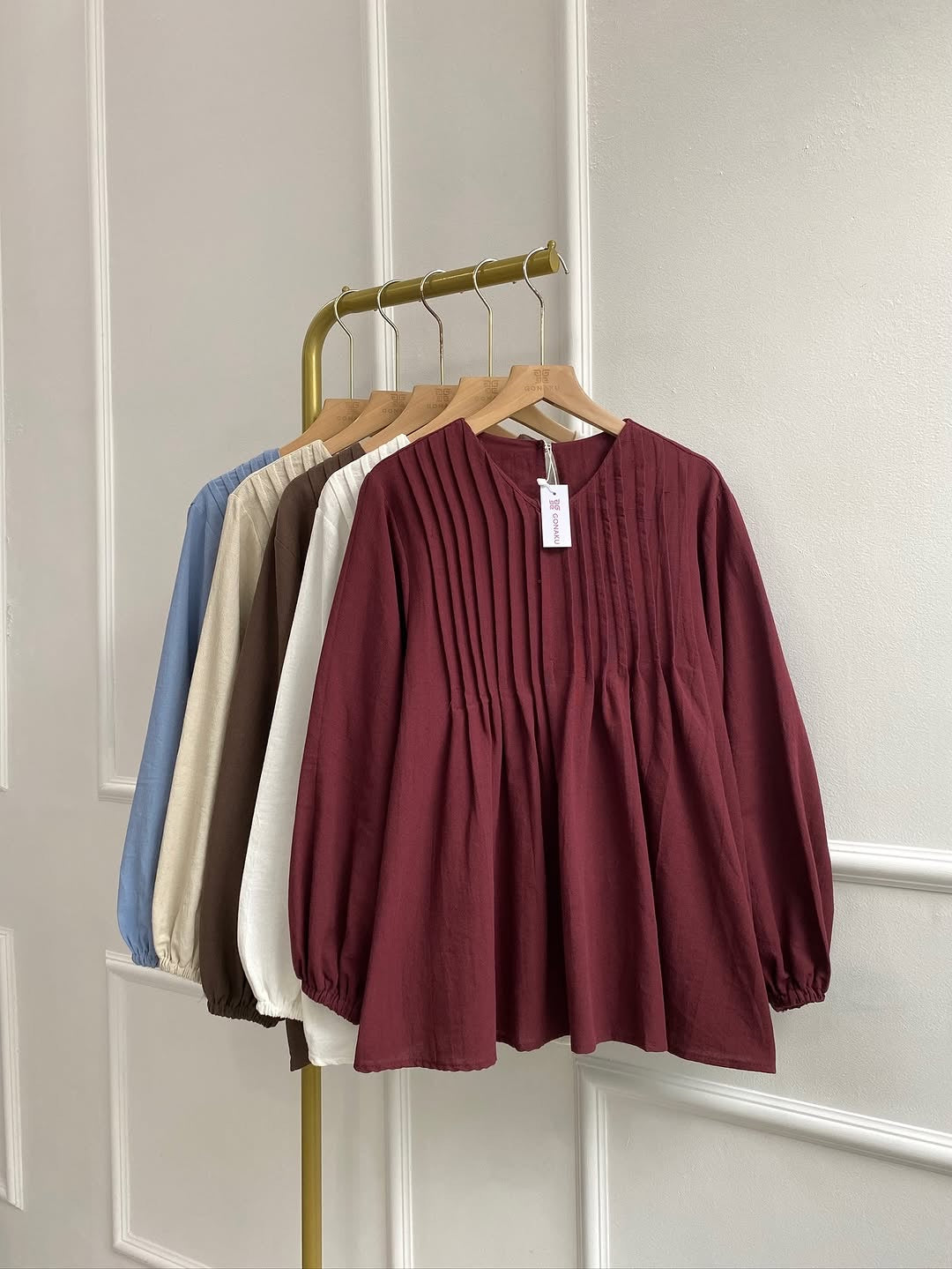 STYLISH TOP WITH LOOSE FIT PANTS